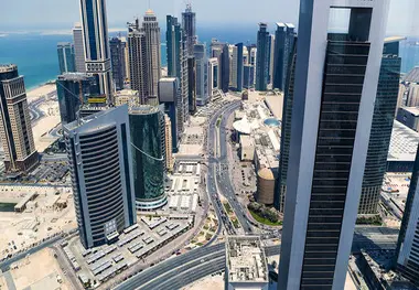 قطر با این آسفالت جدید، خیابان‌های خود را 20 درجه خنک‌تر می‌کند
