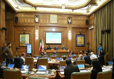 نظر موافقان و مخالفان کاهش سن مدیران شهری در صحن شورا 