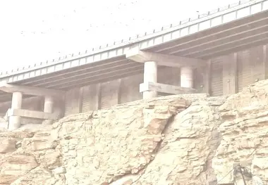 بلوک سنگی، تهدیدی برای پل آزاد راه تهران شمال نیست 