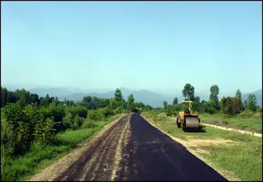 مناقصه احداث راه روستایی خلیفه کندی - کماجری
