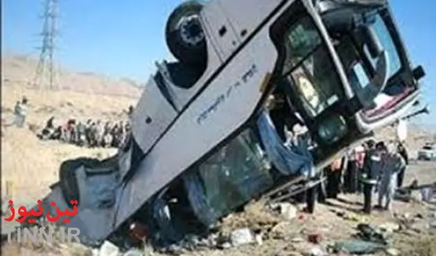 واژگونی اتوبوس در محور جهرم - شیراز ۳۶ زخمی بر جای نهاد
