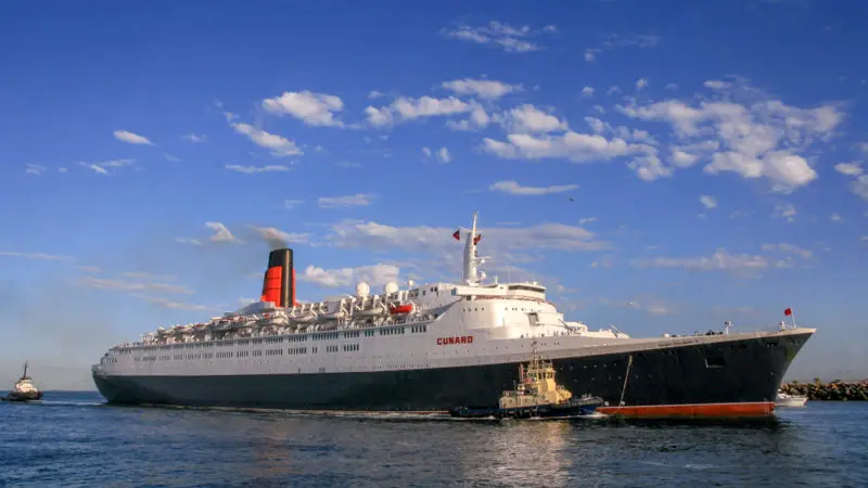 QE2 to Open as Floating Hotel in Dubai