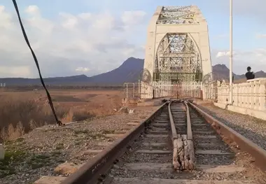 اتصال مسیر کوتاه راه آهن جلفا به نخجوان؛ شاهراه اتصال به بنادر گرجستان و بازارهای جهانی 
