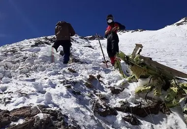 کشف پیکرهای خلبان و کمک‌خلبان هواپیمای «آسمان» در ارتفاعات دنا