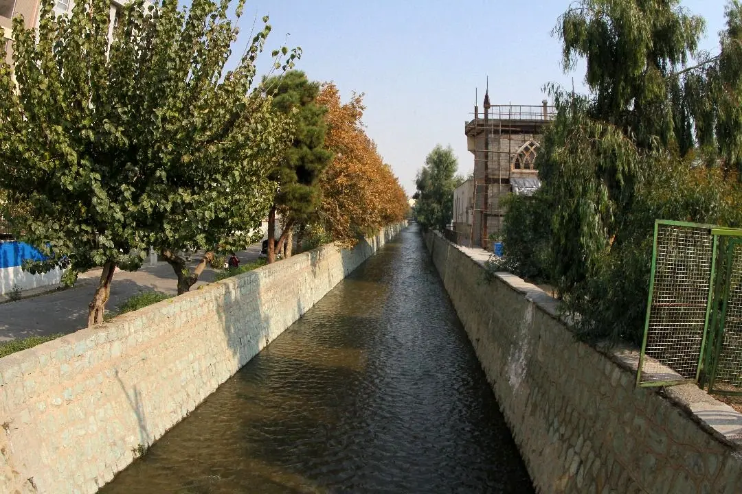 ‍ تشریح راهکارهای اجرایی در احداث پل جدید تقاطع خیابان شهید سلیمی جهرمی با کانال سیل برگردان غرب