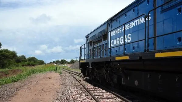 Argentina selects Chinese companies to restore freight lines and supply trains