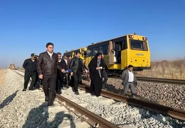 افتتاح پروژه اتصال شهرک صنعتی اشراق زنجان به شبکه ریلی توسط وزیر راه و شهرسازی