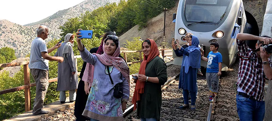 بررسی سند راهبردی توسعه گردشگری ایران