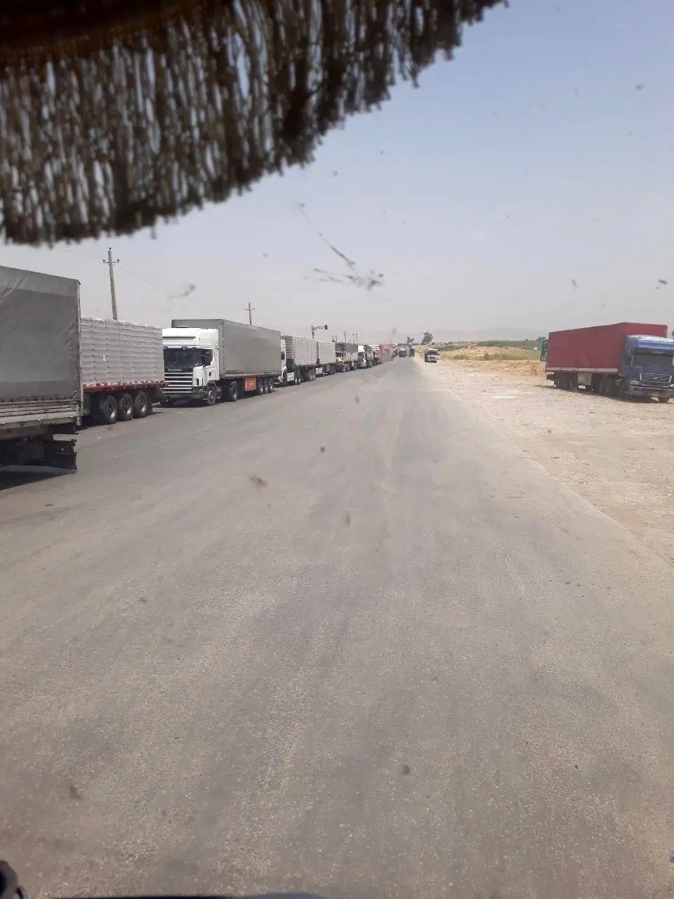 عکس| صف طولانی کامیون‌ها در مرز پرویزخان