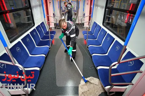 تمیز کردن واگن‌های مترو در مسکو