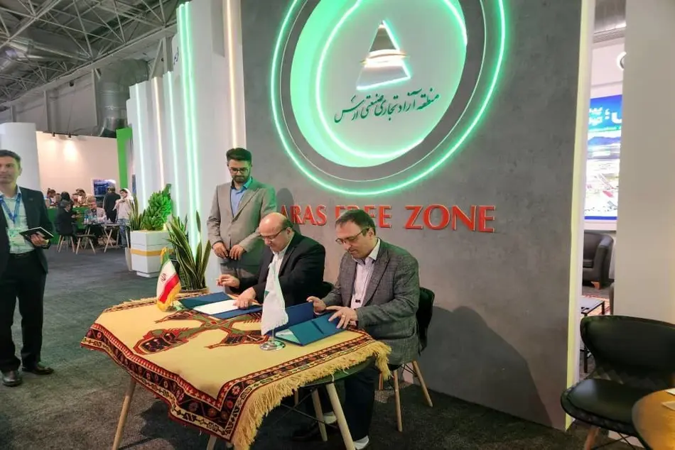 امضای تفاهم نامه همکاری بین سازمان منطقه آزاد تجاری – صنعتی ارس و شرکت صنایع حمل و نقل مپنا