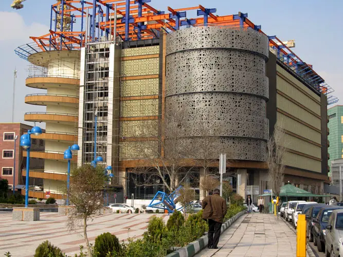 برخورد جدی با حذف پارکینگ در ساخت و سازهای شمال شرق تهران