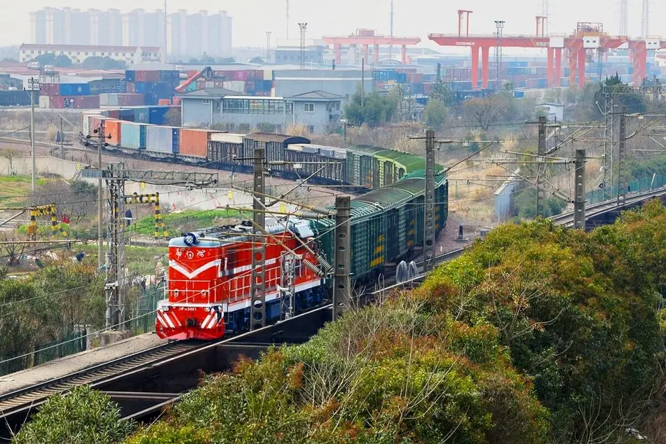 مزیت های راه‌ آهن چین-اروپا برای شرکت های حمل و نقل 