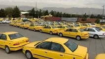تجمع اعتراضی رانندگان سواری کرایه مرز نشین در مقابل فرمانداری مهران