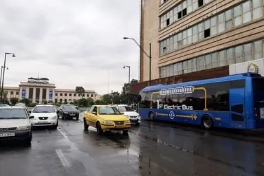 زیماهای تهران از راه می رسند / جمهوری تا بهارستان با اتوبوس های تولید داخل