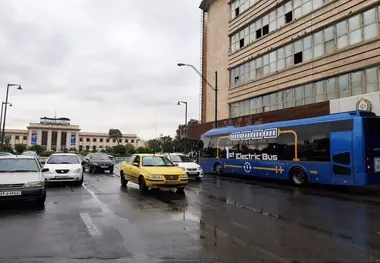 زیماهای تهران از راه می رسند / جمهوری تا بهارستان با اتوبوس های تولید داخل