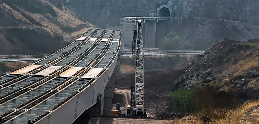 اتمام ریل‌گذاری راه‌آهن قزوین-رشت تا پایان سال