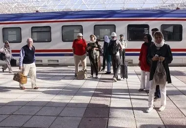 ورود قطار گردشگران خارجی به اصفهان


