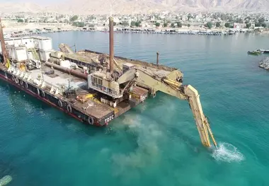 عملیات لایروبی حوضچه بندر پرک آغاز شد


