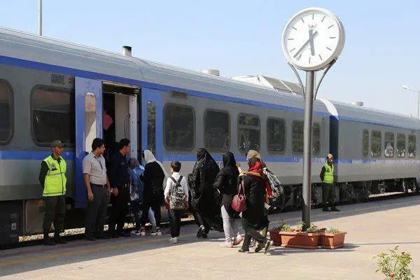 قطار گردشگری گرگان- اسکله بندر ترکمن راه‌اندازی شد