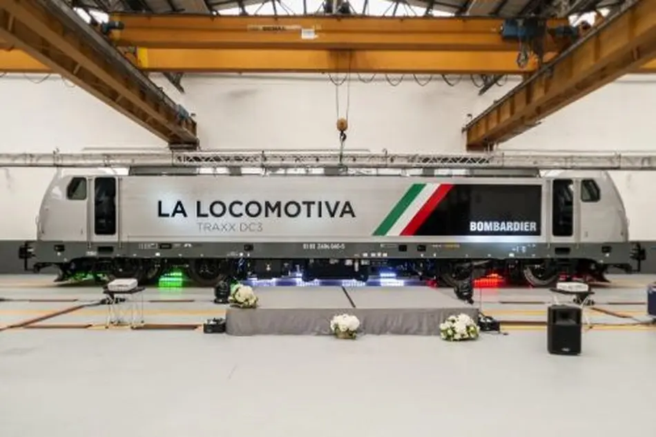 Bombardier shows off new Traxx locomotive