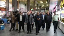 بازدید معاون حمل و نقل وزیر راه و شهرسازی از نحوه خدمات رسانی به زوار اربعین در پایانه غرب تهران 