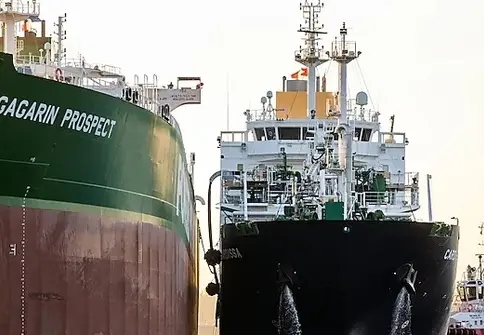 Pan Ocean inks LNG bunkering vessel charter with Shell