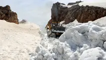 ‍ بیش از ۳۰۰۰ کیلومتر از محورهای مواصلاتی اصلی و روستایی آذربایجان غربی برف روبی شد
