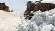 فیلم | گردنه تته توسط راهداران شهرستان پاوه استان کرمانشاه عملیات برف روبی و بازگشایی شد 