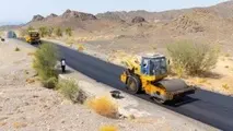 اجرای عملیات روکش آسفالت محور فنوج - رمشک در جنوب سیستان و بلوچستان