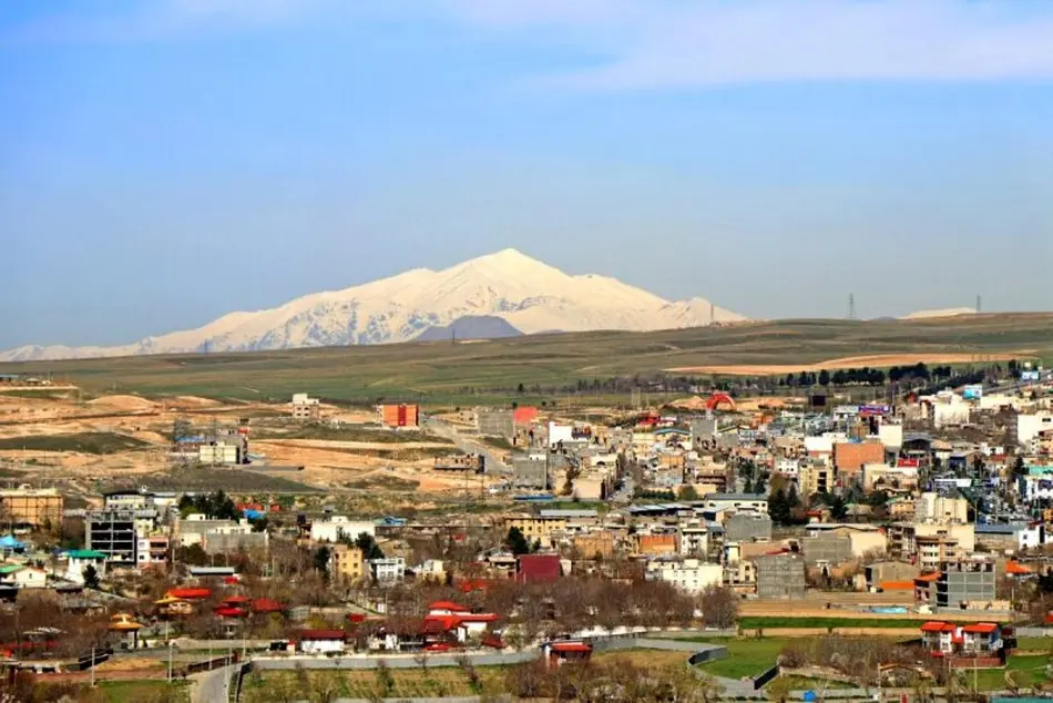 کسبه بلوار گیلاوند مانع جدی تکمیل کمربندی این شهر/ چوپ کسبه و تجار لای چرخ تکمیل جاده کمربندی