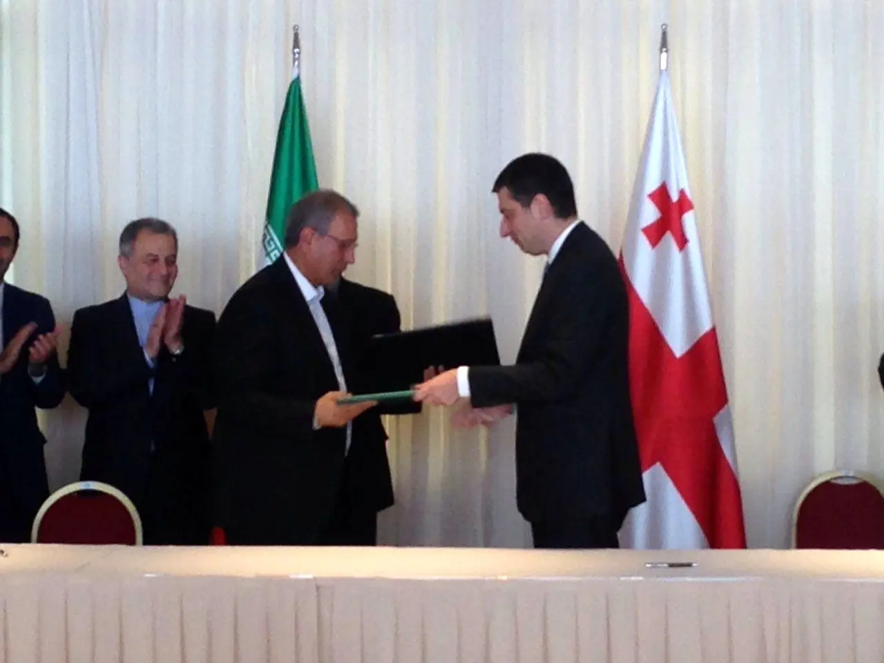  ایران و گرجستان تفاهم نامه مشترک اقتصادی امضا کردند