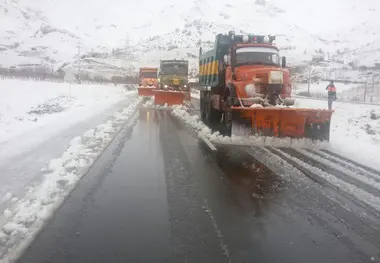  مصرف ۵۴۹۸ تُن شن و نمک در راهداری زمستانه چهارمحال و بختیاری