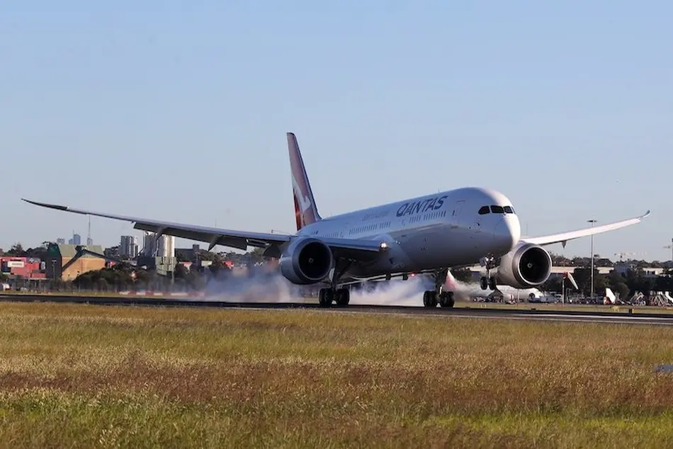 Qantas Completes Test of World’s Longest Commercial Flight