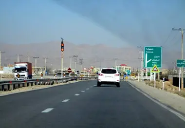 دست اندازهای جاده شهرضا چه بر سر ناوگان سنگین می آورد؟