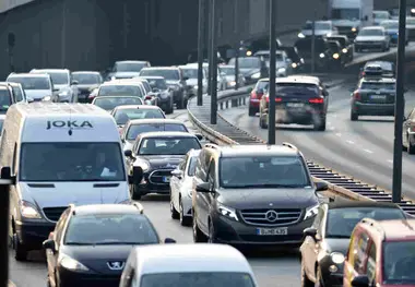 مجوز دادگاه آلمانی به شهرها برای ممنوعیت خودروهای بنزینی