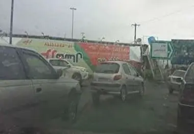 قطعات پل عابر پیاده رشت - انزلی از بستر خیابان جمع‌آوری شد