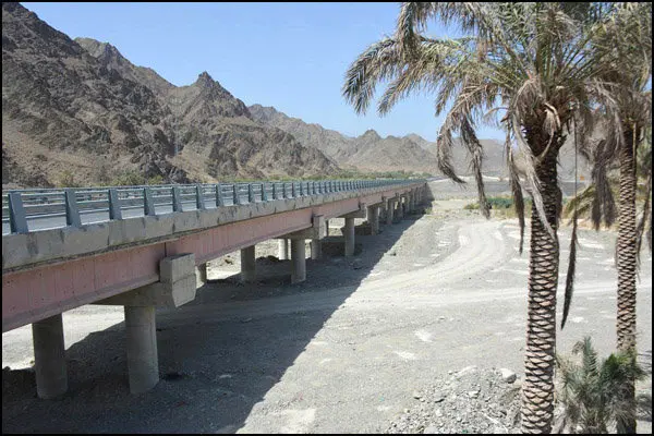 پیشرفت 98 درصدی پل سرباز در ایرانشهر