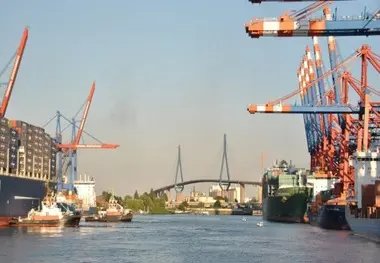 Hamburg launches green fee system to promote clean vessels