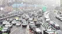 آغاز بارش نخستین برف پاییزی در تهران

