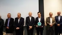 اعطای نشان عالی روابط عمومی به دپارتمان ارتباطات هلدینگ دکا