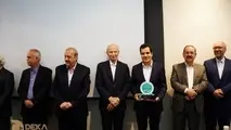 اعطای نشان عالی روابط عمومی به دپارتمان ارتباطات هلدینگ دکا