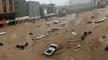 قایق نجات برای نجات سیل زدگان گرفتار در تونل مترو چین