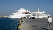 اولین کشتی کروز مسافری ۱۷۰۰ نفره جام جهانی قطر وارد بندر بوشهر شد