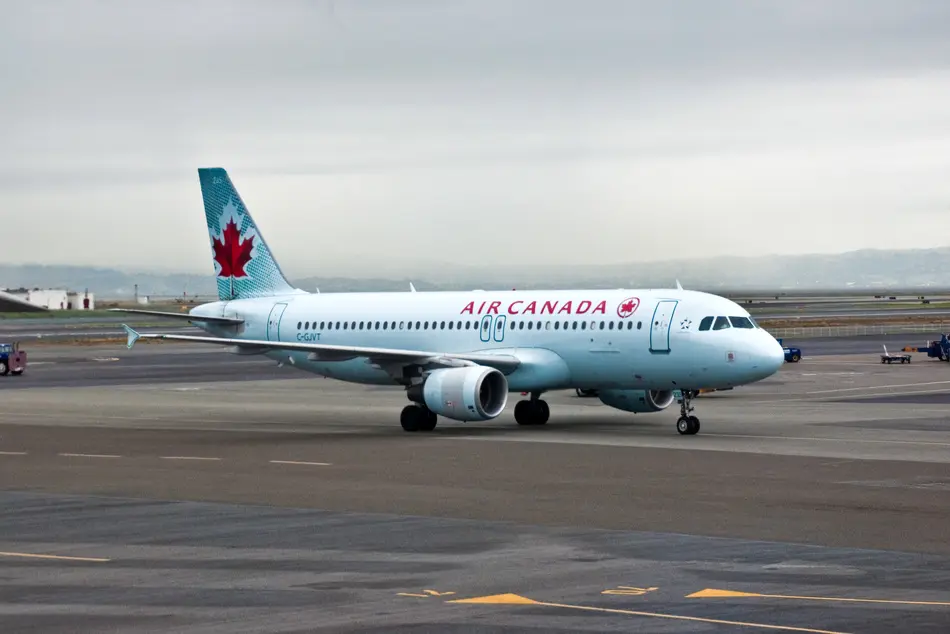 Air Canada A320 nearly lands on San Francisco taxiway