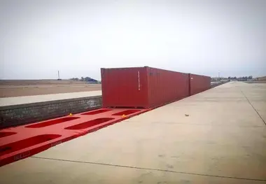 بارگیری آزمایشی محموله قیر فلکسی از ایستگاه گارمانوری قم به مقصد بندرعباس