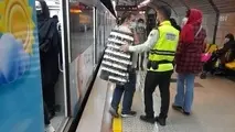 ورود دستفروش آقا به واگن بانوان ممنوع