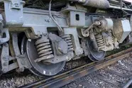 مجروح شدن یک لوکوموتیوران با خروج قطار باربری از ریل 
