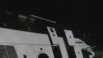 یک نفر کشته و 18 مصدوم در واژگونی اتوبوس تهران-شیراز 