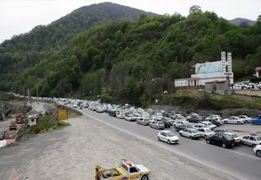 کیفیت نامناسب جاده رشت را ببینید